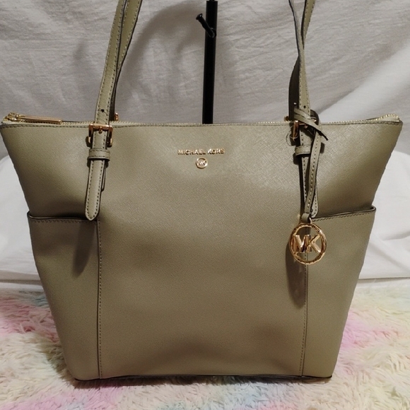 Michael Kors Sullivan Large Saffiano Green Structured Tote Used Once - Picture 4 of 14